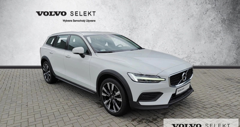 Volvo V60 Cross Country cena 139900 przebieg: 119891, rok produkcji 2019 z Kcynia małe 407